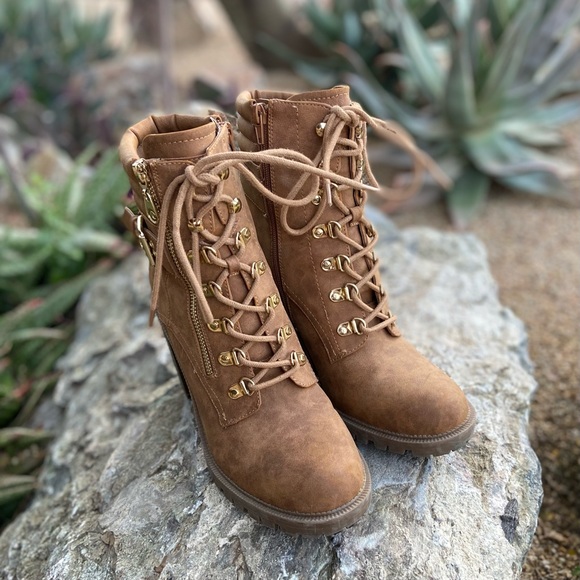 GUESS Honey Vegan Leather Boots⭐️So Cute - Picture 2 of 12